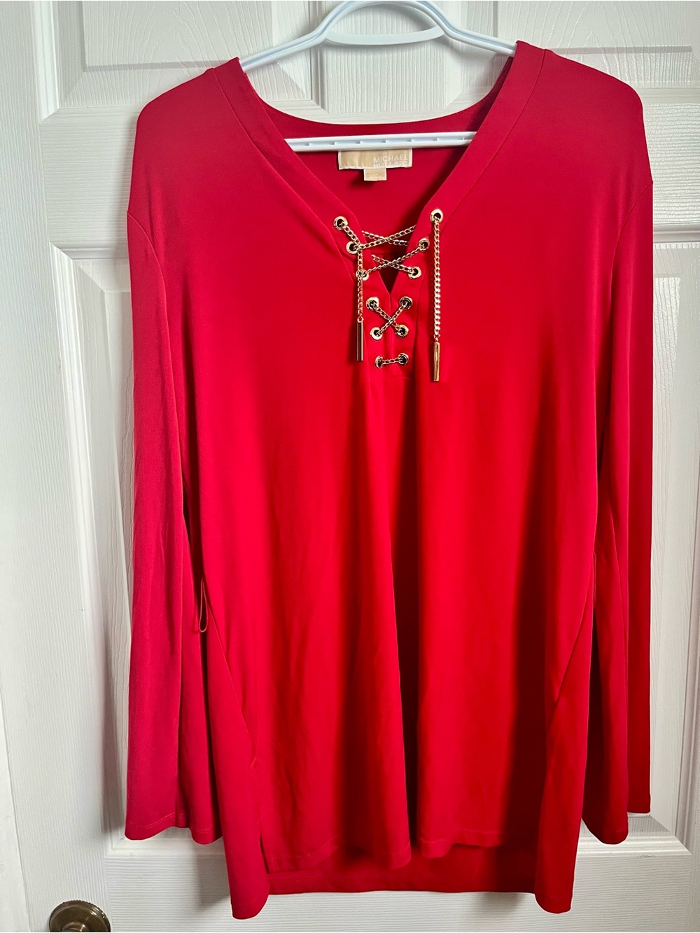 Michael Kors Top Blouse Tunic Red Lace-Up Gold Chain Medium Long Sleeve V-Neck